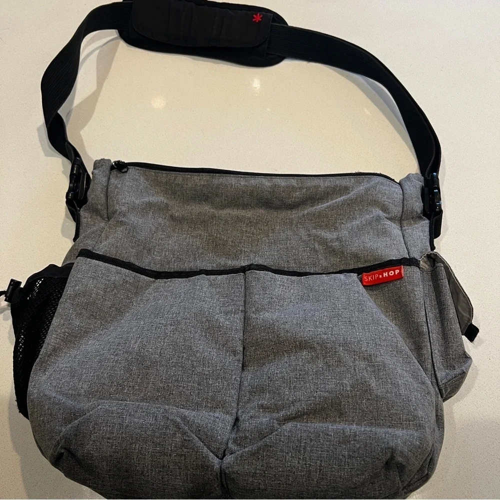 Skip Hop Gray Diaper Bag -grey